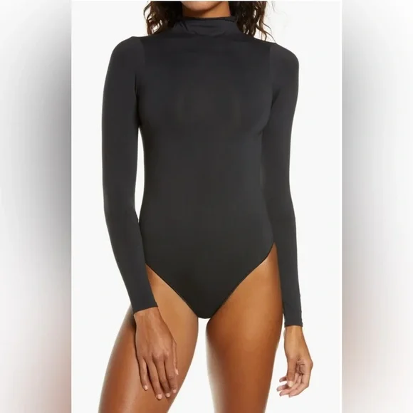 SKIMS Essential Mock Neck Long Sleeve Bodysuit - Picture 1 of 4